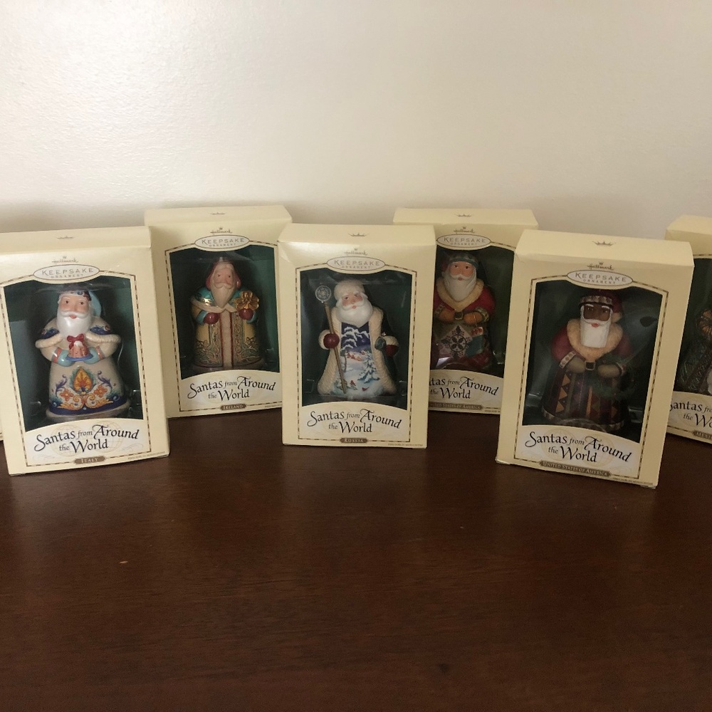 Hallmark Vintage : Santa’s from Around the World